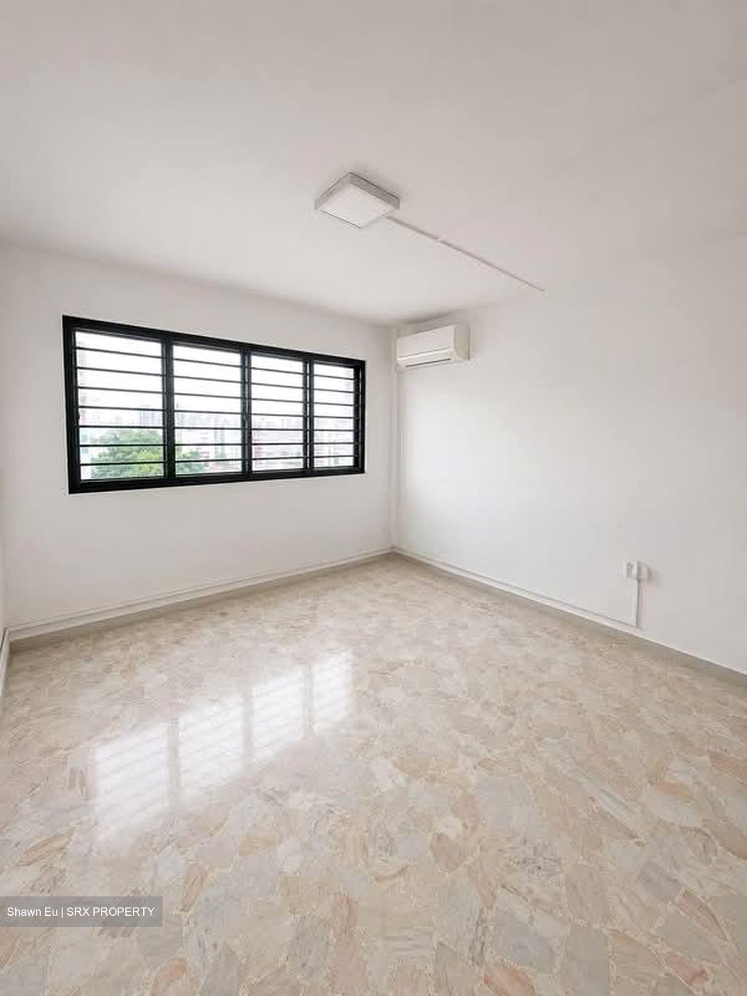 Blk 325 Jurong East Street 31 (Jurong East), HDB Executive #566500031
